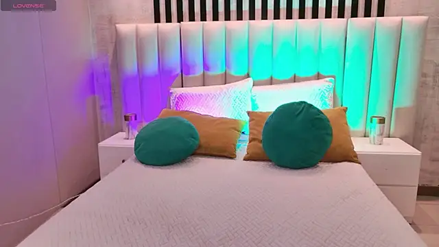 AprilRhodes  online show from 10.26.25