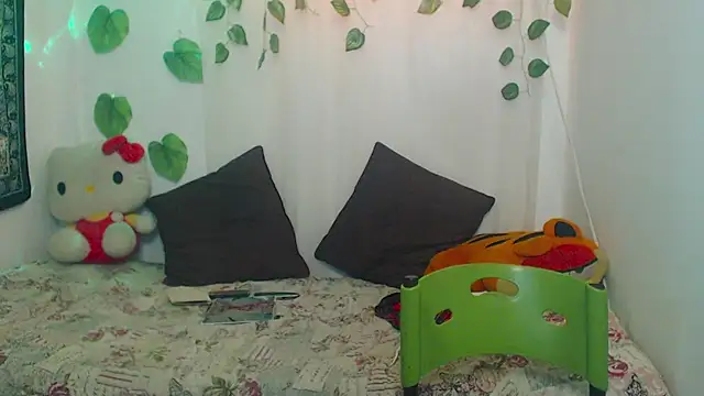 Snapshot of MysticNight_ chatting on 11.08.25 MysticNight online show from 11.08.25