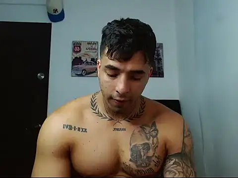 Snapshot of ragnar_phoenix chatting on 10.21.25 ragnar phoenix online show from 10.21.25