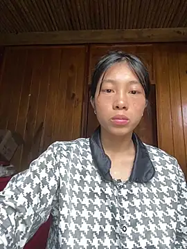 EmLy02 online show from 09.18.25