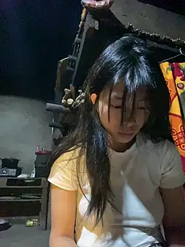 EmLy02 online show from 09.25.25