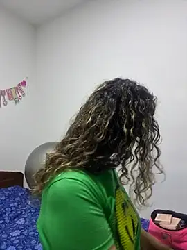 Snapshot of Nina_vallon chatting on 09.24.25 Nina vallon online show from 09.24.25