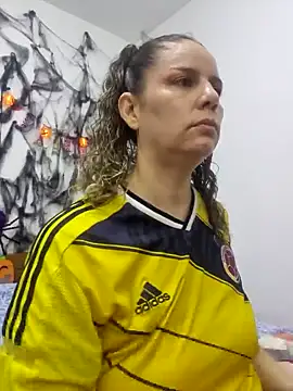 Snapshot of Nina_vallon chatting on 10.20.25 Nina vallon online show from 10.20.25