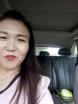 Snapshot of Joanna1122 chatting on 10.10.25 Joanna1122 online show from 10.10.25