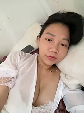 Snapshot of Miumieu chatting on 10.10.25 Miumieu online show from 10.10.25