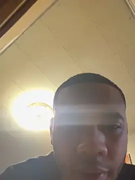 Snapshot of Kingstrokezxx chatting on 11.26.25 Kingstrokezxx online show from 11.26.25