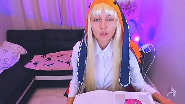 Snapshot of Mia_meowXkiss chatting on 10.01.25 Mia meowXkiss online show from 10.01.25