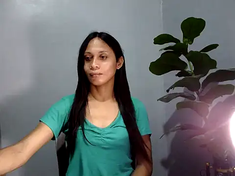 Snapshot of missruffa chatting on 09.24.25 missruffa online show from 09.24.25