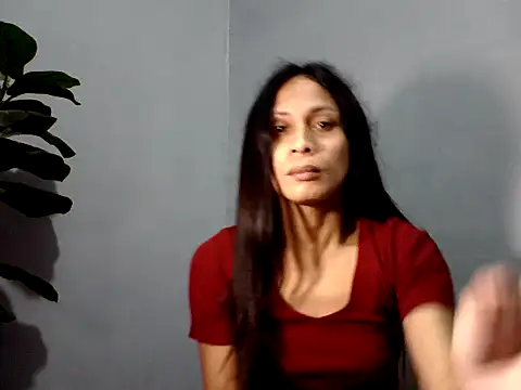 Snapshot of missruffa chatting on 10.08.25 missruffa online show from 10.08.25