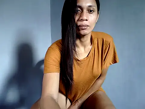 Snapshot of missruffa chatting on 10.17.25 missruffa online show from 10.17.25