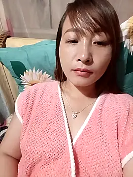 Missa kute20 online show from 10.13.25