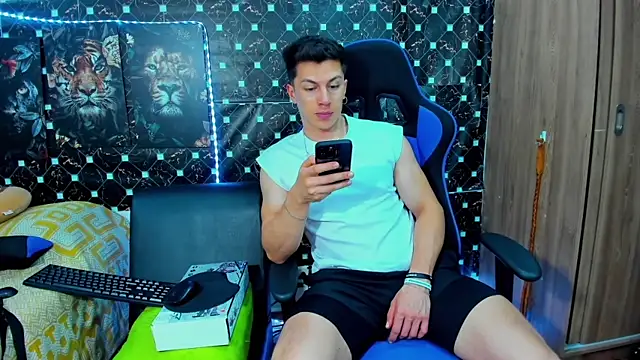 javiersexymann online show from 10.02.25