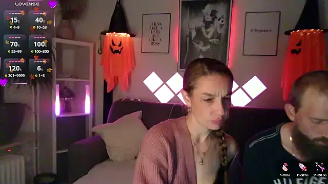 Snapshot of XBellaXundXUweX chatting on 10.16.25 XBellaXundXUweX online show from 10.16.25