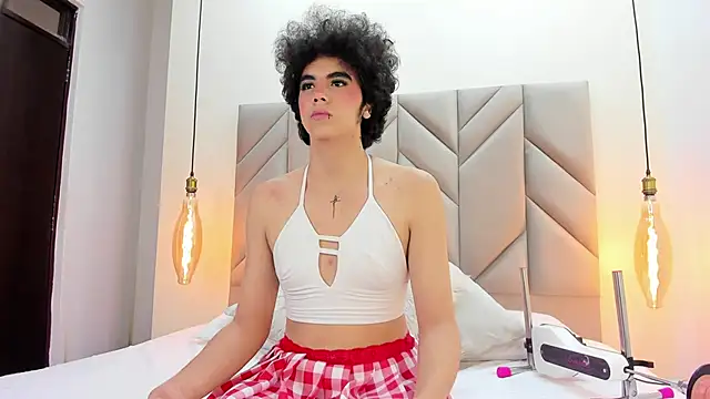 Snapshot of Kheyler_Thompson chatting on 10.12.25 Kheyler Thompson online show from 10.12.25