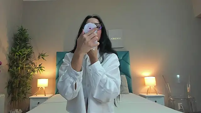 HaileyVice online show from 10.13.25