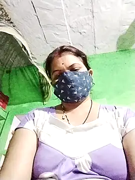 Snapshot of Rajnee33A chatting on 10.31.25 Rajnee33A online show from 10.31.25