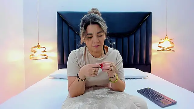 AuraEvens online show from 09.24.25