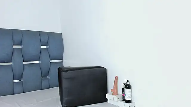 yourwife anna online show from 10.20.25