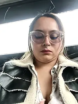 Eiimy pretty online show from 12.05.25