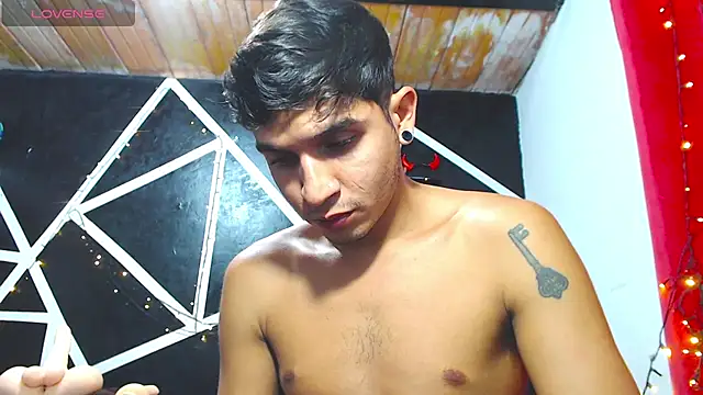 Angel latinboy online show from 10.01.25