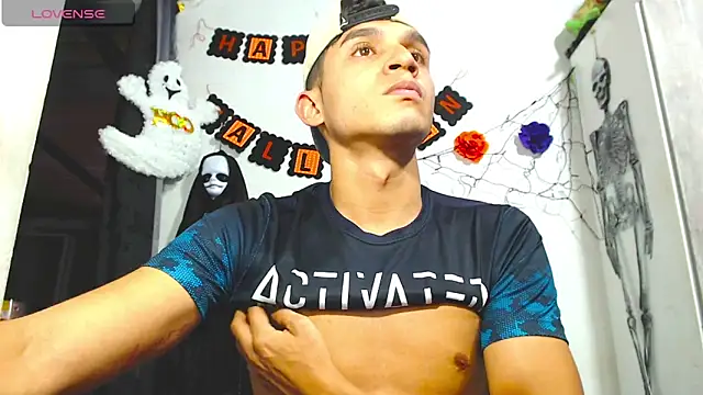 Angel latinboy online show from 10.14.25