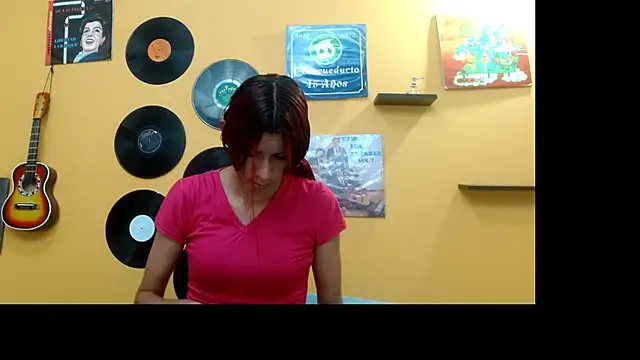 skinnyverus18 online show from 10.11.25