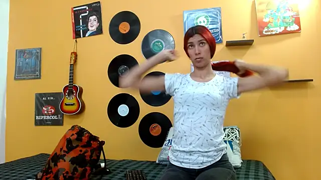 skinnyverus18 online show from 10.20.25