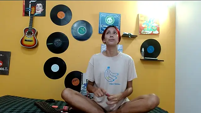 skinnyverus18 online show from 11.19.25