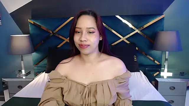 Luciegh  online show from 09.17.25