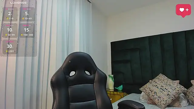 SaraWagner  online show from 09.29.25