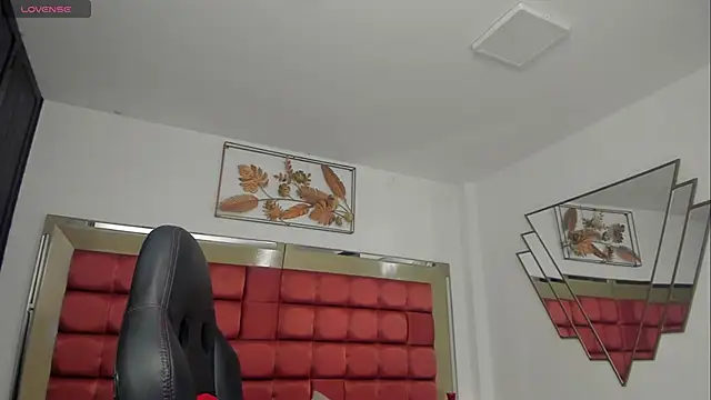 SaraWagner  online show from 10.09.25