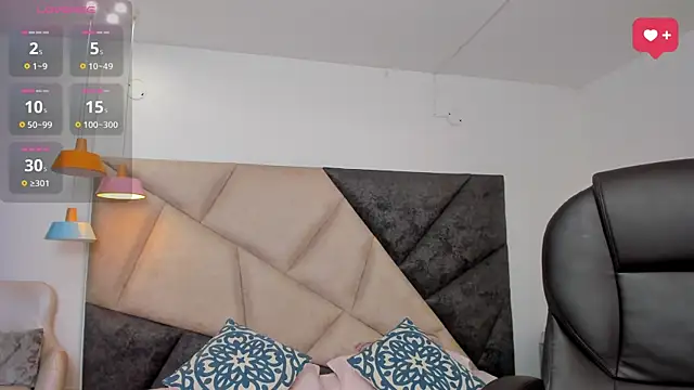 SaraWagner  online show from 11.25.25