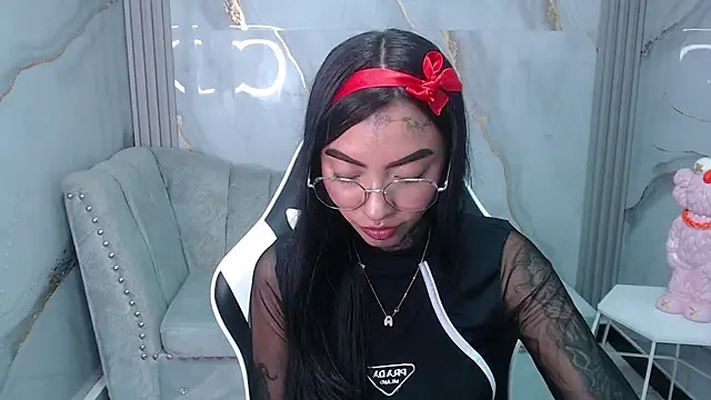 Ashley Blum v online show from 09.25.25