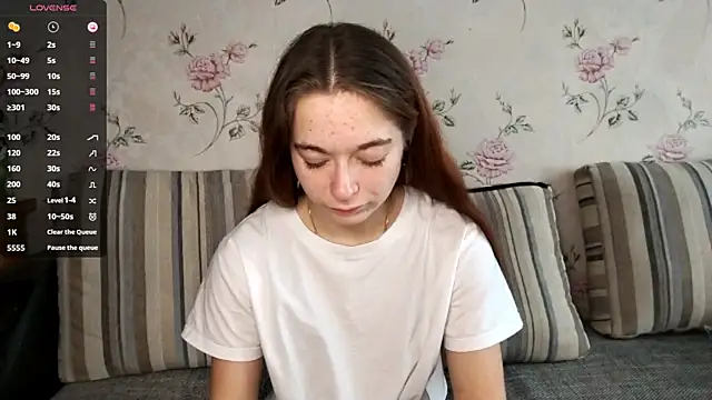 KissKarina online show from 10.08.25