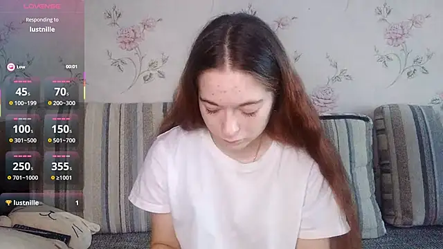 KissKarina online show from 10.31.25