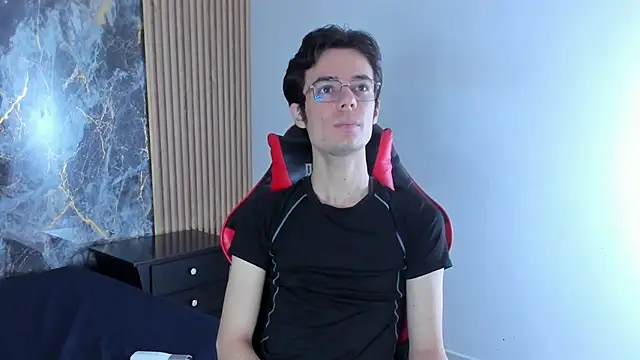 VIKTORNOIR online show from 10.06.25