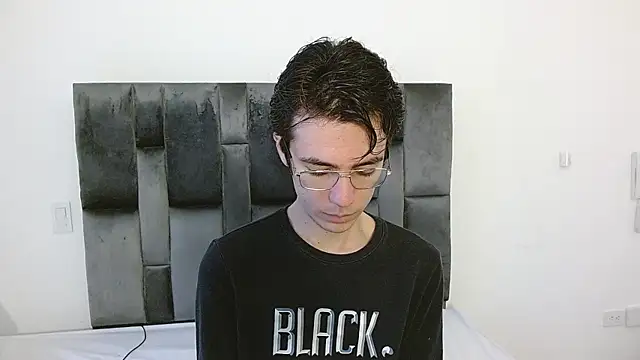 VIKTORNOIR online show from 10.14.25