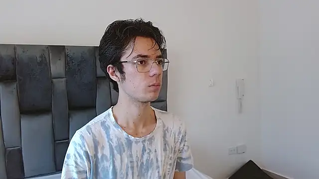 VIKTORNOIR online show from 10.19.25