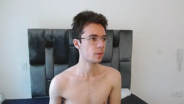 VIKTORNOIR online show from 11.03.25