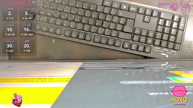 Snapshot of abigail_21_ chatting on 09.15.25 abigail 21 online show from 09.15.25