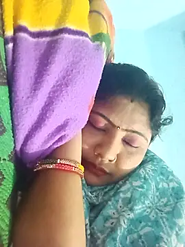 Snapshot of Apkisona8 chatting on 10.17.25 Apkisona8 online show from 10.17.25