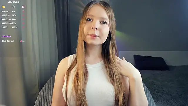 Snapshot of BelleDream chatting on 09.28.25 BelleDream online show from 09.28.25