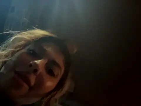 bbgurlnickii online show from 11.18.25