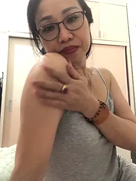 Snapshot of Vitamin_sexy chatting on 09.23.25 Vitamin sexy online show from 09.23.25