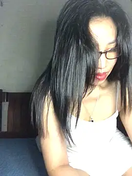 Snapshot of Vitamin_sexy chatting on 10.29.25 Vitamin sexy online show from 10.29.25