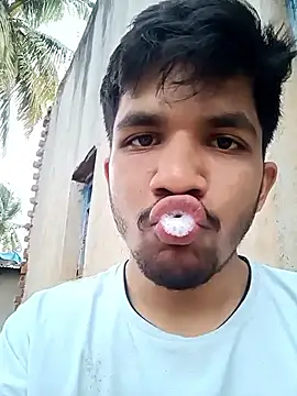 Snapshot of sexofbro chatting on 10.28.25 sexofbro online show from 10.28.25