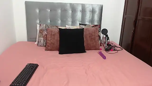 DaiishaWolf online show from 09.21.25