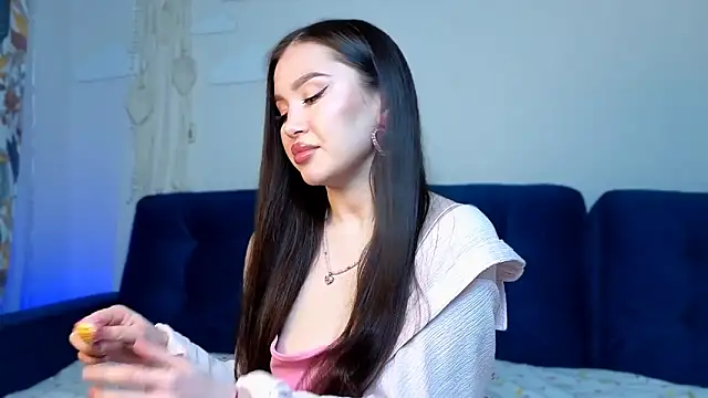 LexeeLuv online show from 02.13.26