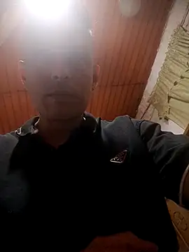 Snapshot of JuceAn14 chatting on 11.23.25 JuceAn14 online show from 11.23.25