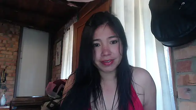 Snapshot of magiadeisis chatting on 10.17.25 magiadeisis online show from 10.17.25